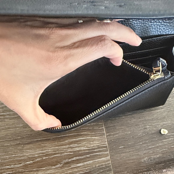 Tory Burch Black Pebbled Leather Logo Crossbody - Picture 4 of 6